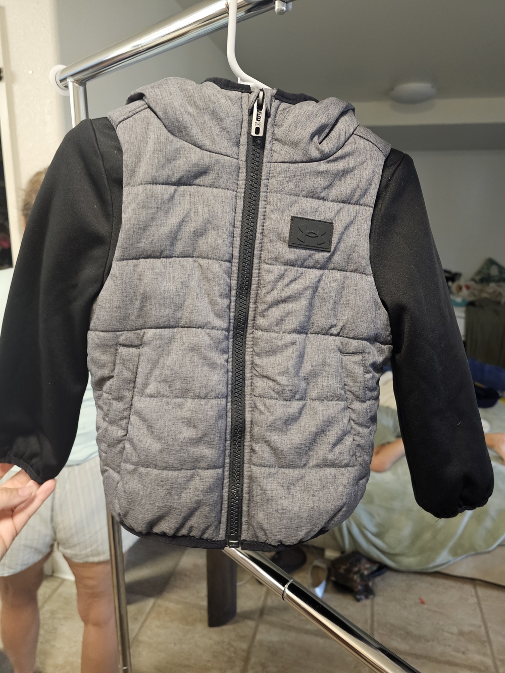 Under Armour Gray and Black Toddler 2T Quilted Hooded Jacket